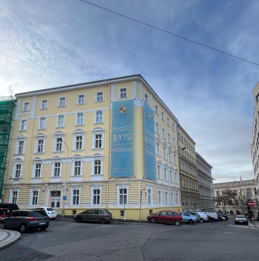 Angeloroma Deluxe Apartment Прага Экстерьер фото