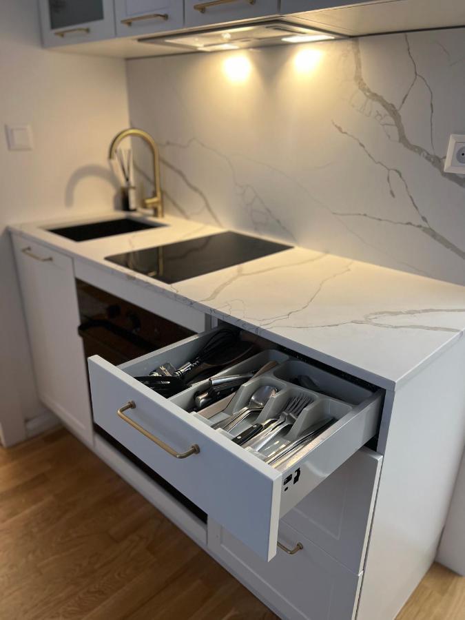 Angeloroma Deluxe Apartment Прага Экстерьер фото